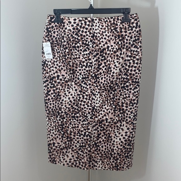 New Lord & Taylor Leopard Printed Pencil Skirt - Picture 4 of 14